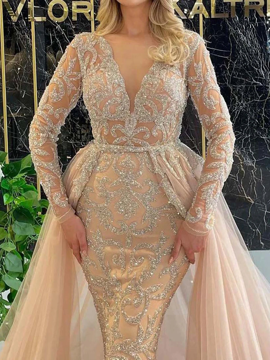 Women's Luxurious Gold Sequin Appliques Evening Dress Sexy Deep V-Neck Long Sleeve Elegant Prom Gown Mesh Formal Wedding Dresses